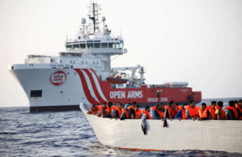 السفينة OPEN ARMS UNO، التابعة لمنظمة OPEN ARMS الخيرية