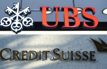 UBS يوافق على شراء Credit Suisse