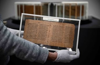 مخطوطة من أقدم كتب العالم